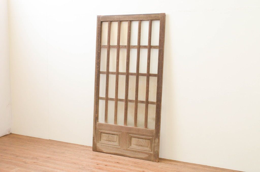 ▼現状販売▼ 玄関戸1枚 ヴィンテージ建具 昭和中期 腰板欅 ケヤキ材 4～7営業日前後で発送(※修理加工希望の方3ヶ月程で発送) R-066757