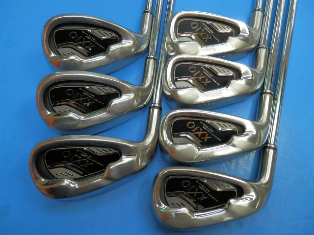 レフトis 即決 A94 グリップ新品 中古良品 ダンロップ ゼクシオ