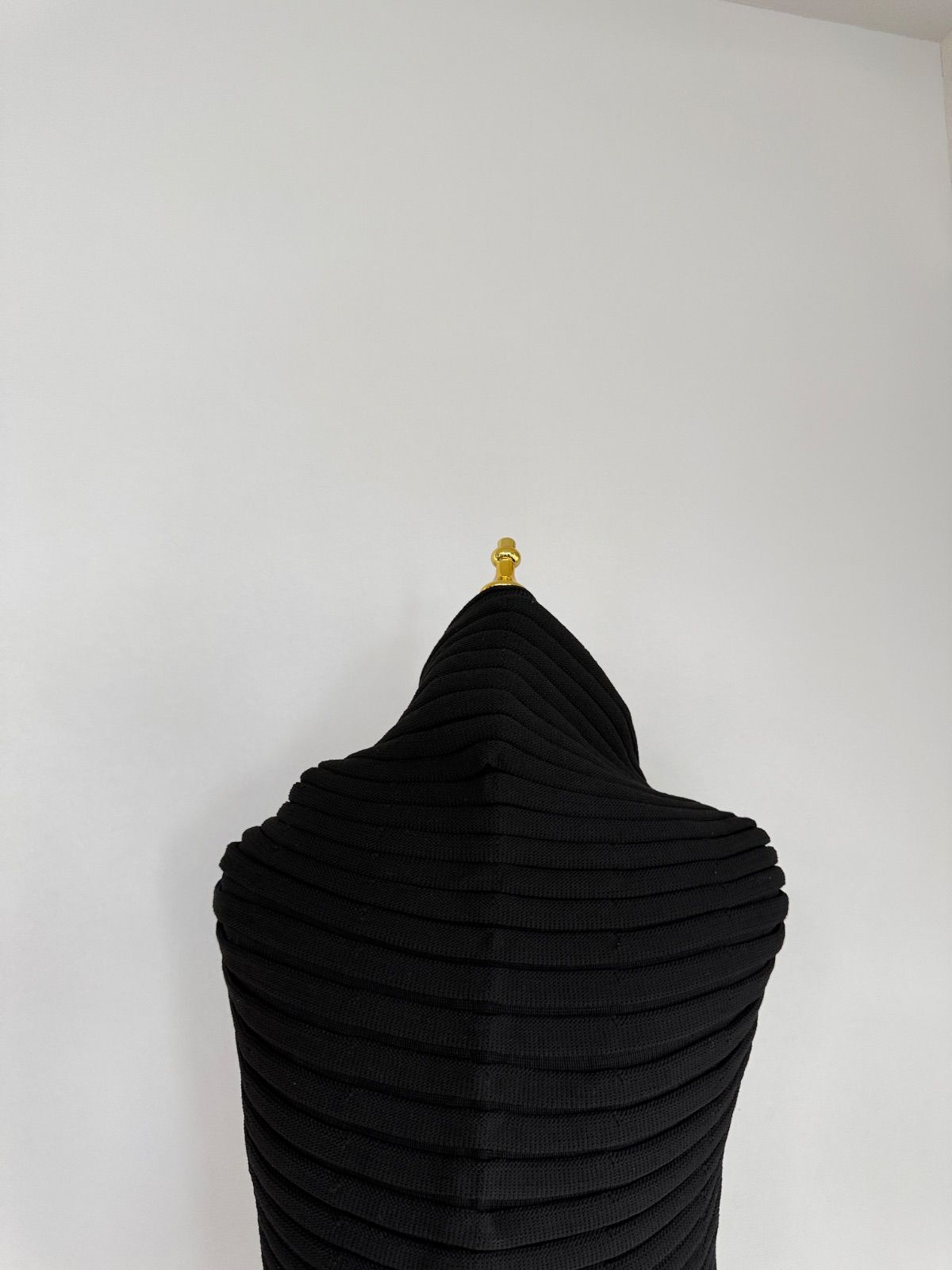 極美品★CFCL/シーエフシーエル コリマコンスヌード ブラック ’23年 希少：極美品 '23年商品】【クリーニング済】CFCL COLIMACON SNOOD