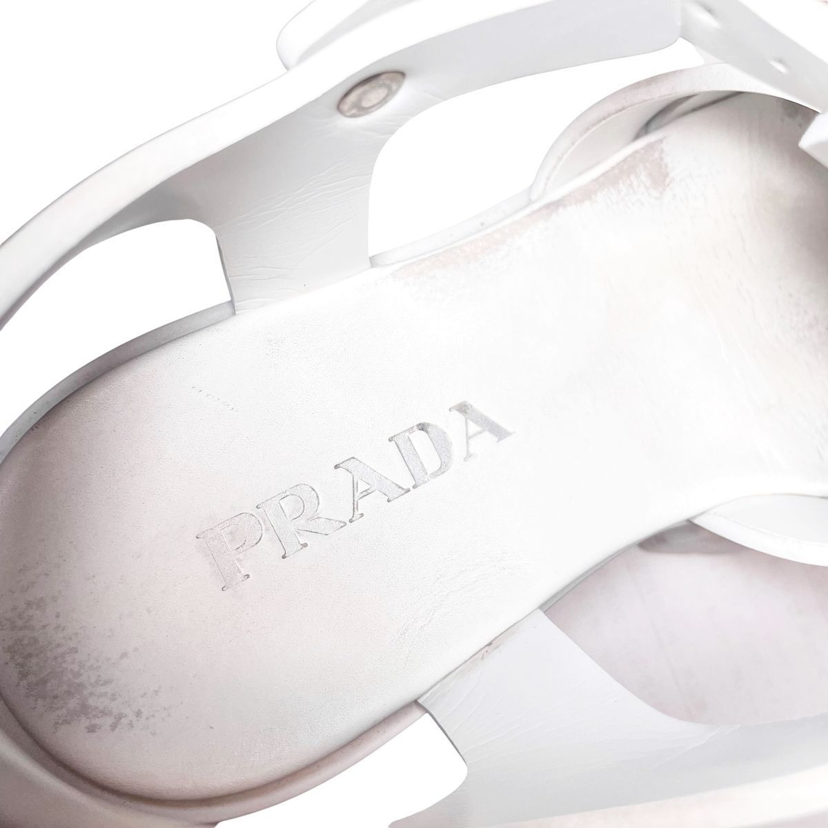 中古】 PRADA プラダ モノリス ラバー サンダル 2X3038 白