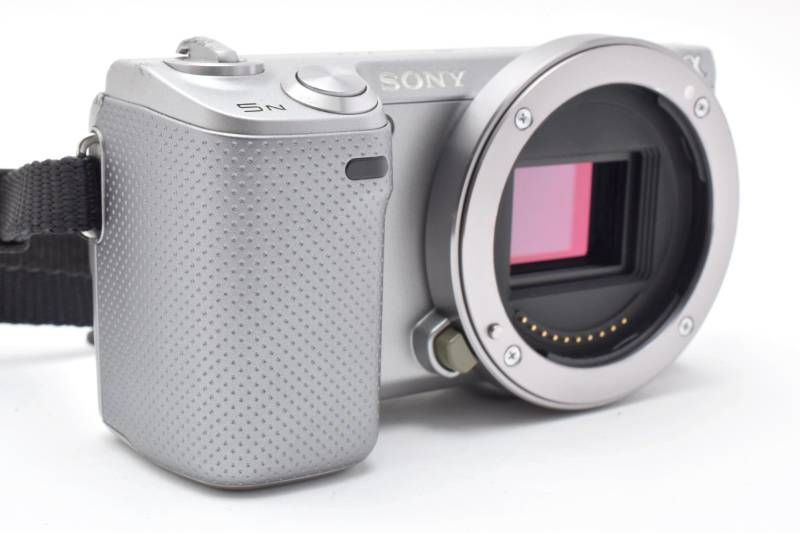 実用品】Sony ソニー NEX-5N ボディ シルバー ミラーレス一眼カメラ