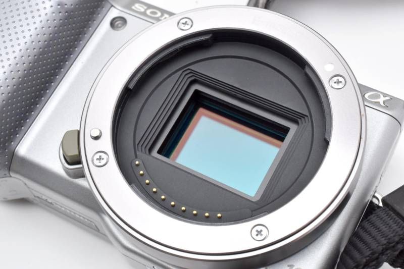 実用品】Sony ソニー NEX-5N ボディ シルバー ミラーレス一眼カメラ