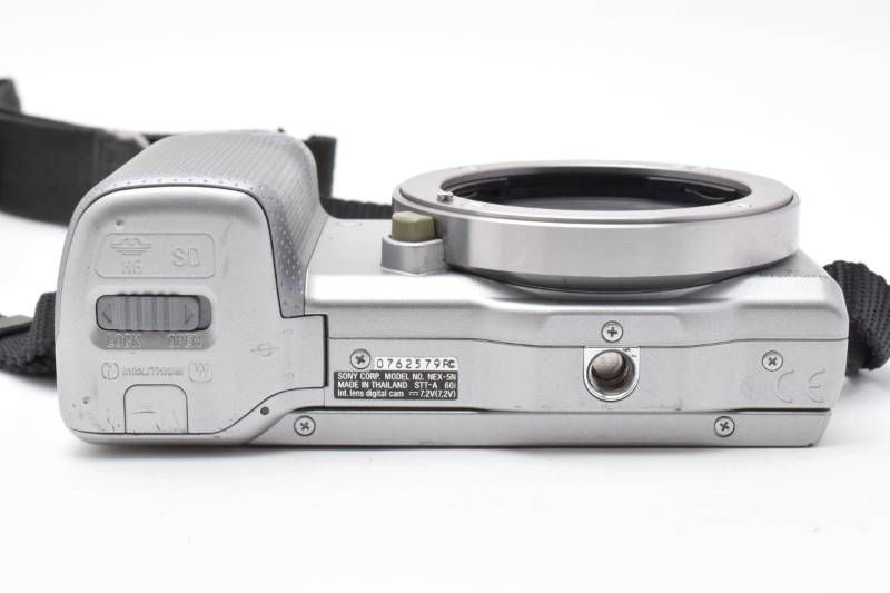 実用品】Sony ソニー NEX-5N ボディ シルバー ミラーレス一眼カメラ