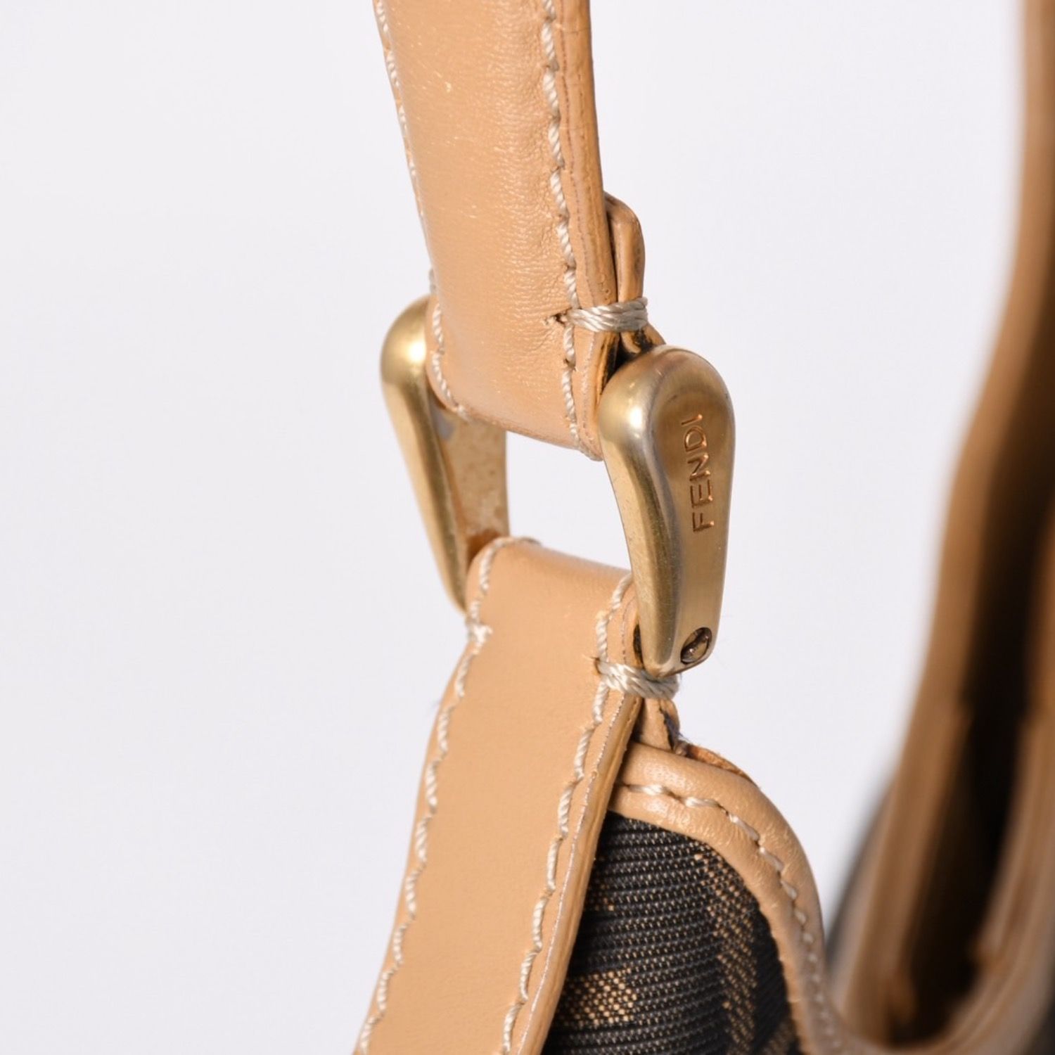 FENDI フェンディ ズッカ ダークブラウン ゴールド金具 キャンバス /レザー ショルダーバッグ メッセンジャーバッグ レディース 601557 【中古】 FENDI フェンディ Shoulder Bag ショルダーバッグ ズッカ キャンバス