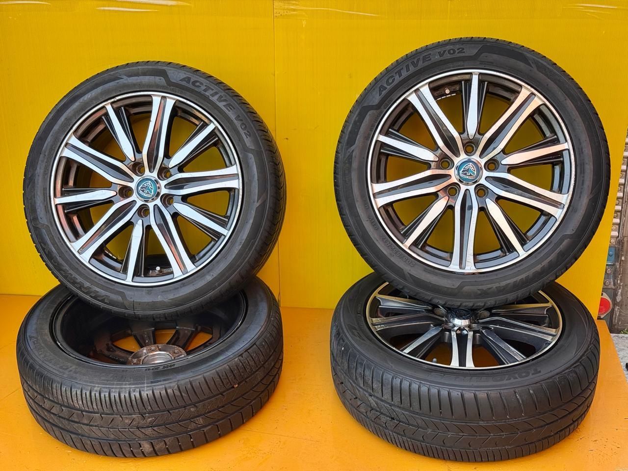 AT-656] 4本 5穴 MAKINA ISOTTA ホイール 17X7J トーヨー タイヤ VINMQX ACTIVE 205/55R17 95V 2本 ★2022★ 2本★ 2021★ 溝 7.51ｍｍ 18,000円