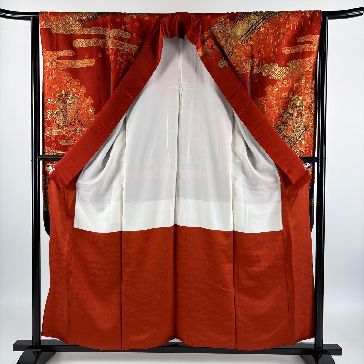 振袖 身丈152cm 裄丈64cm 正絹 秀品 【中古】 振袖 身丈156cm 裄丈64cm M 袷 御所車 桜 金糸 金彩 赤茶 正絹 秀品