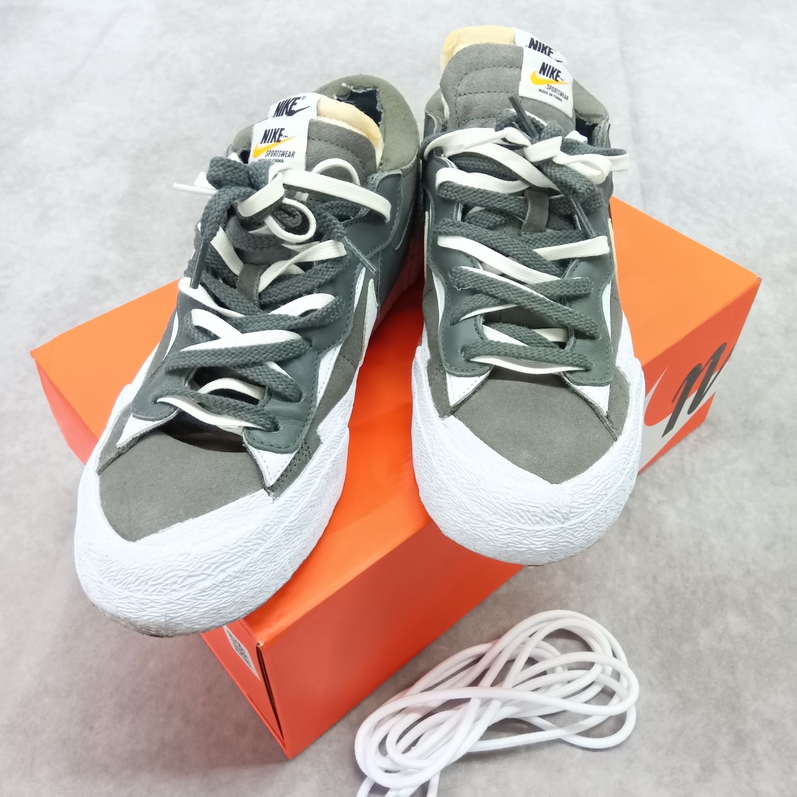NIKE Blazer Low×sacai コラボスニーカー グレー サイズ 27cm DD1877 