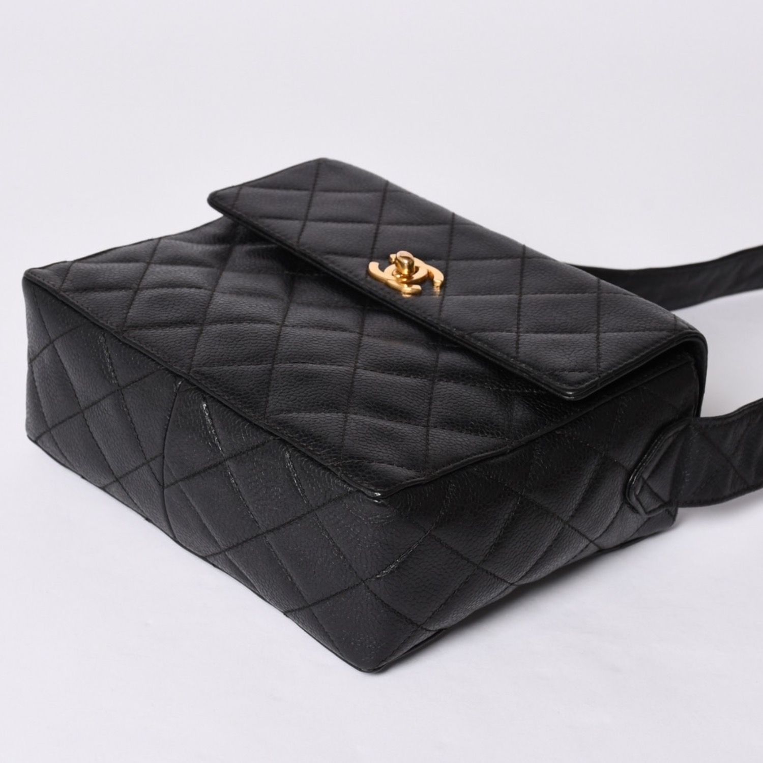 CHANEL シャネル ショルダーバッグ 4番台 ココマーク キャビアスキン 