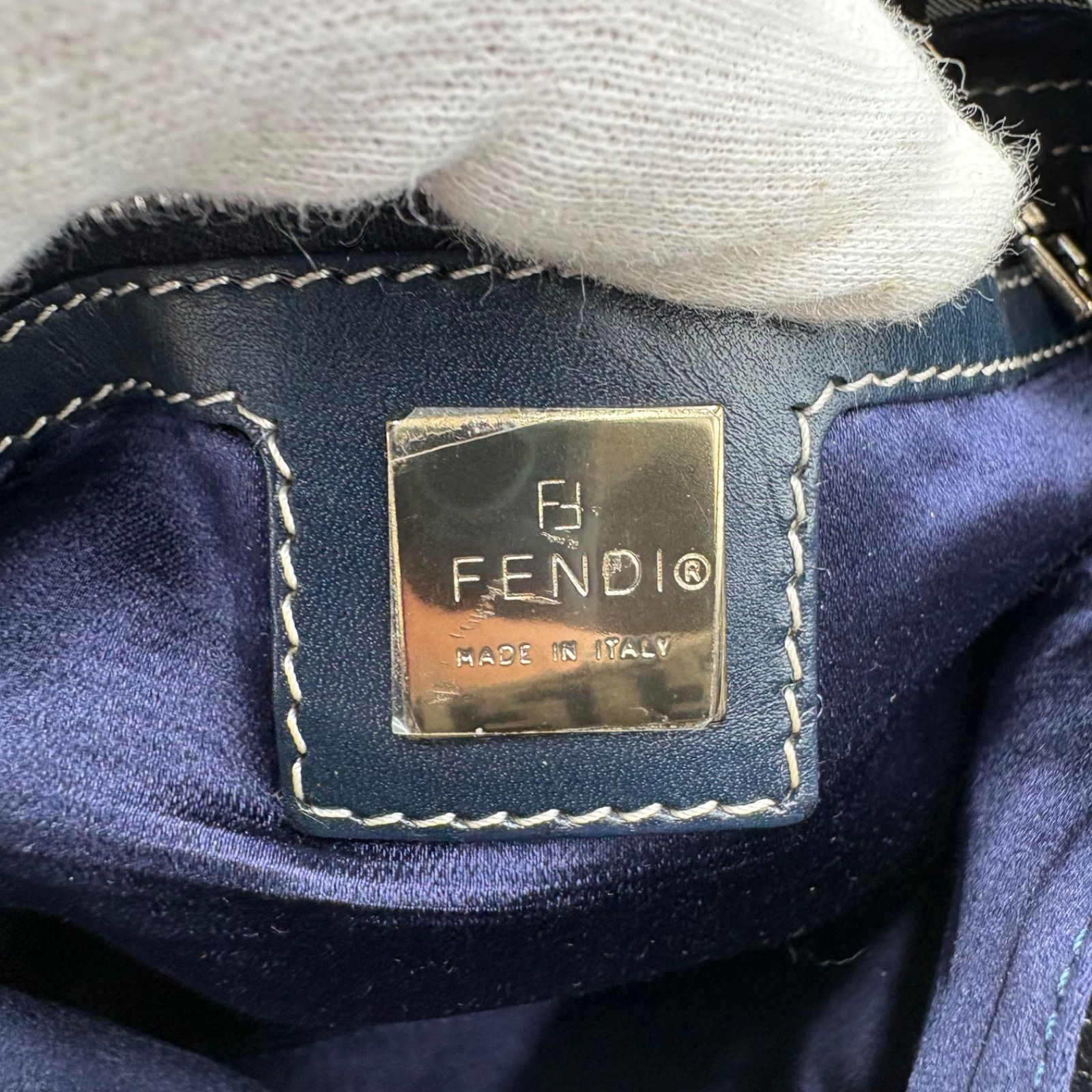 美品　フェンディ ズッキーノ　折り財布　マンマバケット　ダブルホック　キャンバス FENDI】マンマバケット ズッキーノ柄 ネイビー FF銀金具 【公式通販】