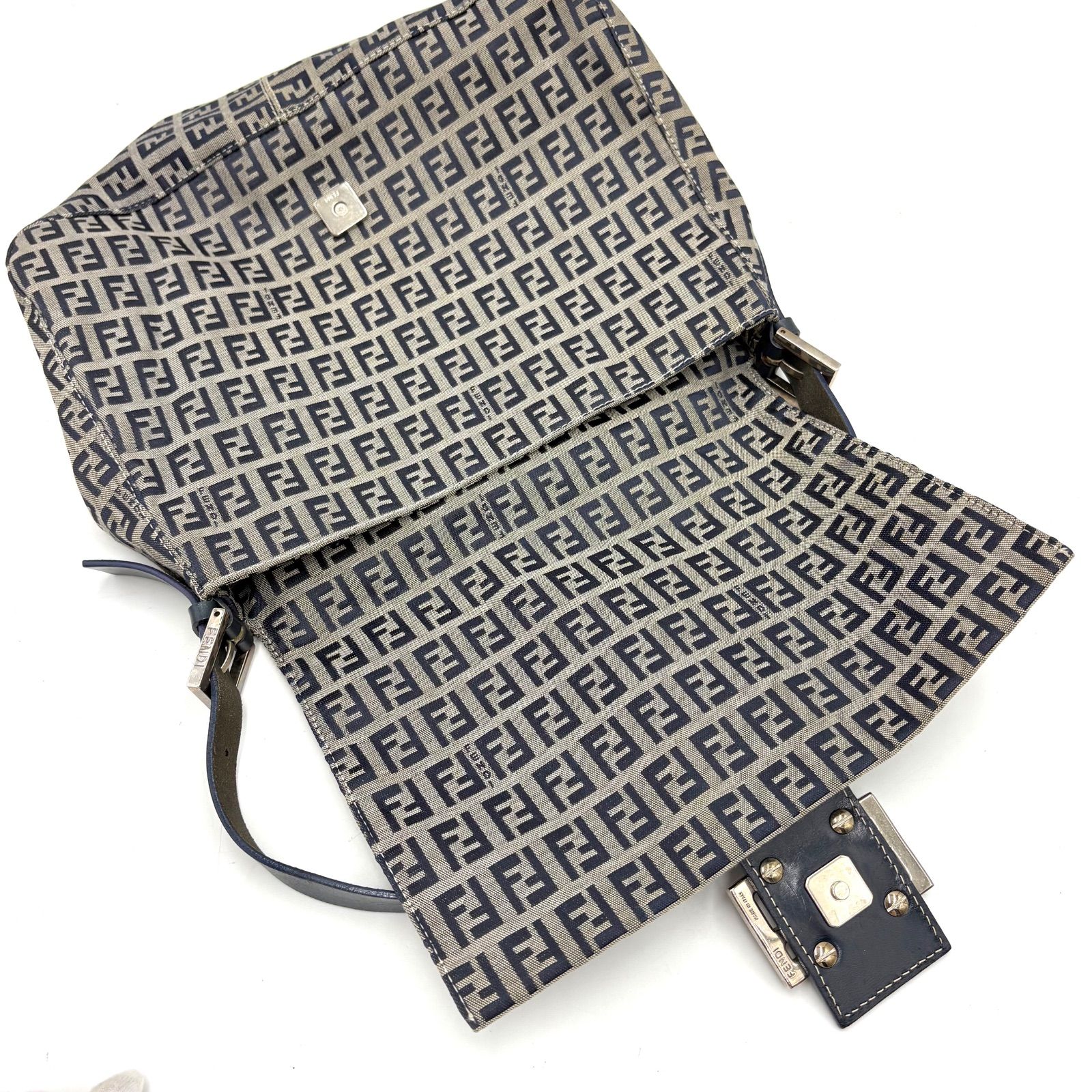 FENDI】マンマバケット ズッキーノ柄 ネイビー FF銀金具 【公式通販】