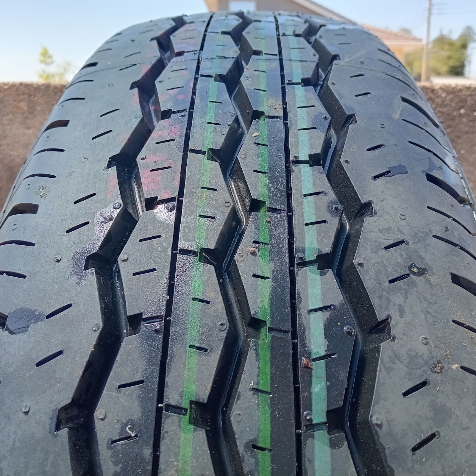 バリ溝】ブリヂストン ECOPIA RD613 195/80R15 LTタイヤ 1本 - メルカリ バリ溝】ブリヂストン ECOPIA RD613 195/80R15 LTタイヤ 1本 - メルカリ