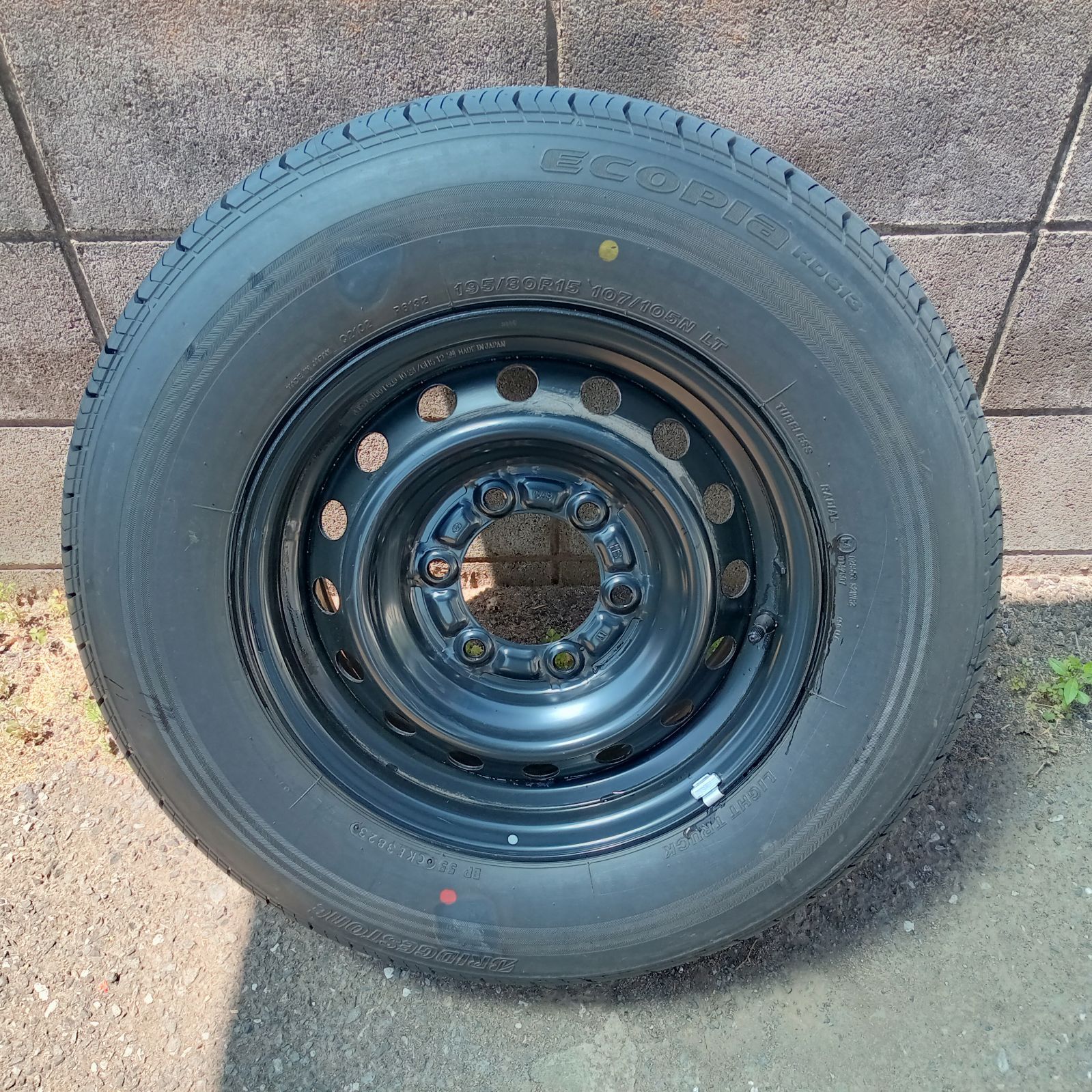 バリ溝】ブリヂストン ECOPIA RD613 195/80R15 LTタイヤ 1本 - メルカリ バリ溝】ブリヂストン ECOPIA RD613 195/80R15 LTタイヤ 1本 - メルカリ
