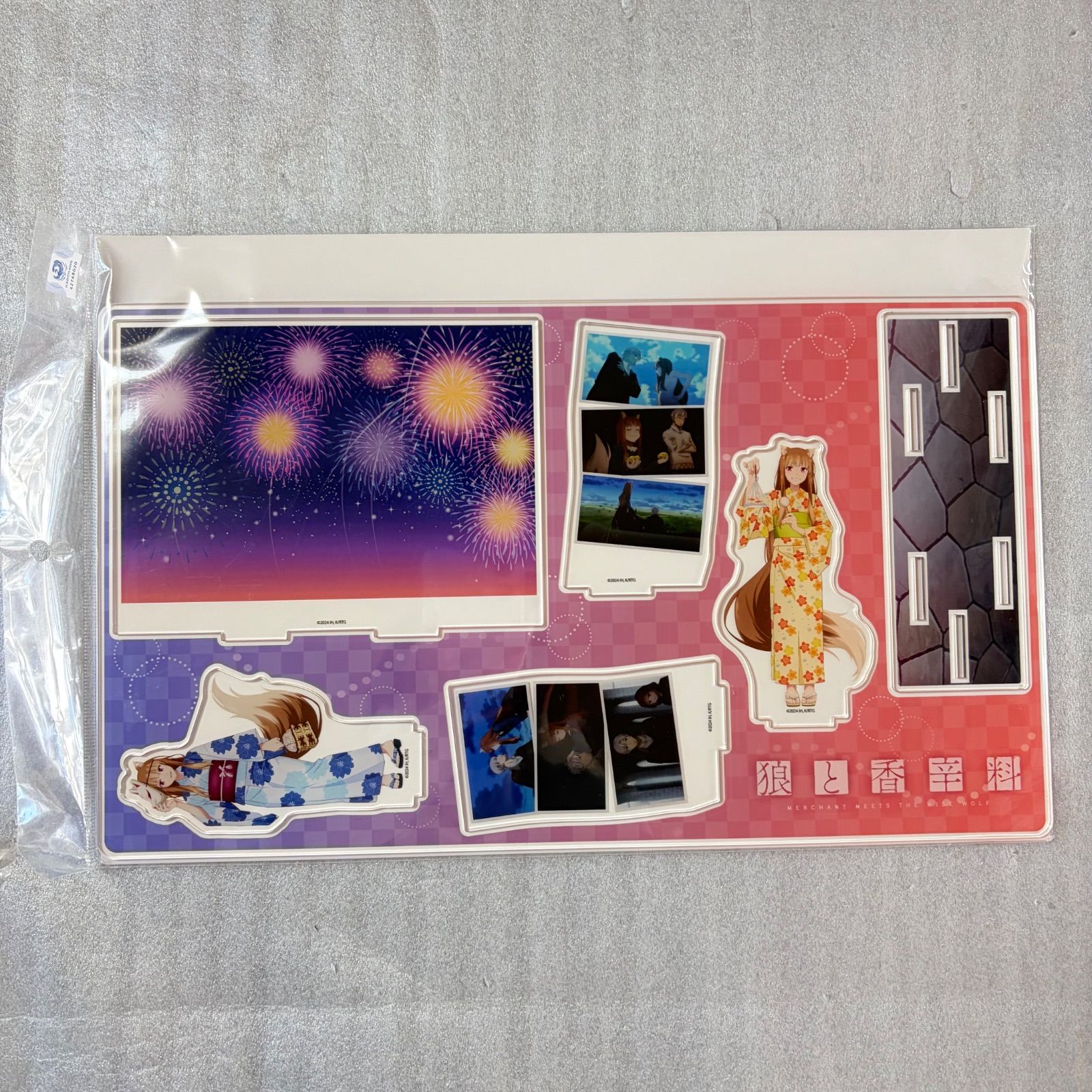 狼と香辛料　アクリルジオラマ　アクリルコースタースタンド　アクリルスタンド 狼と香辛料 ホロが描き下ろし衣装で登場! アクリルジオラマなど3月発売