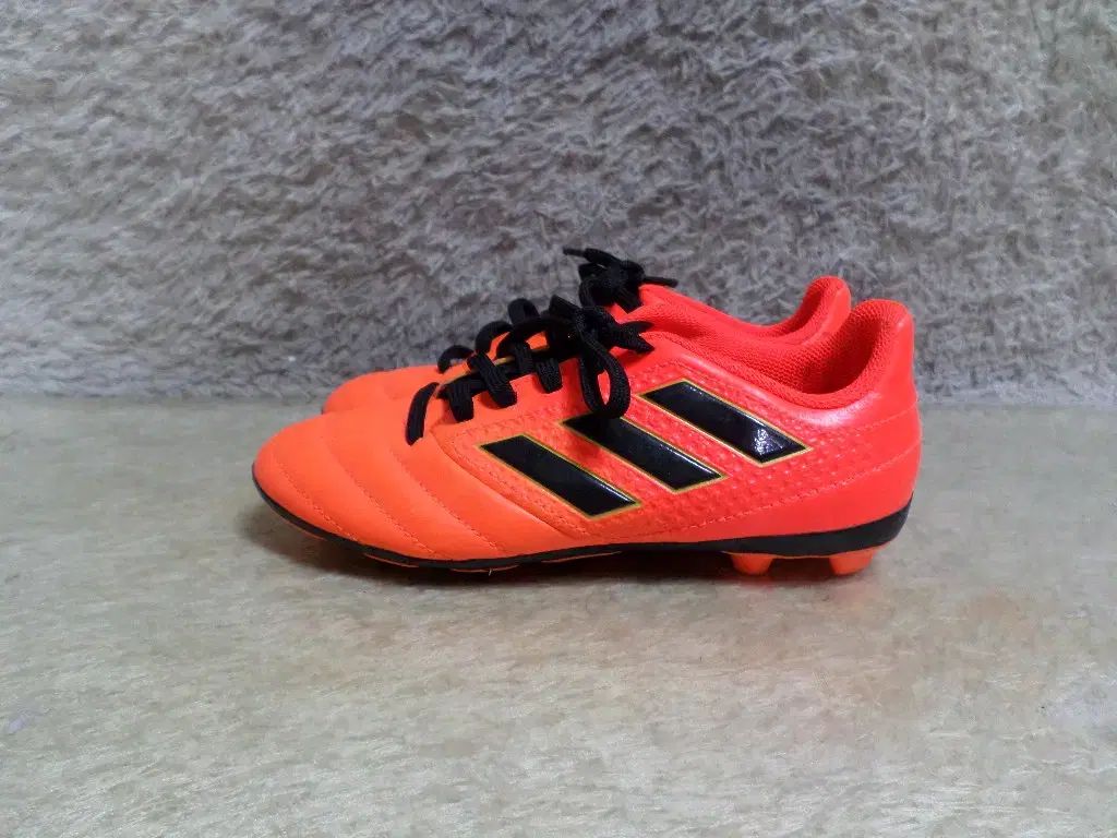 200 アディダス キッズ ジュニア サッカーシューズ 中古 靴 260505