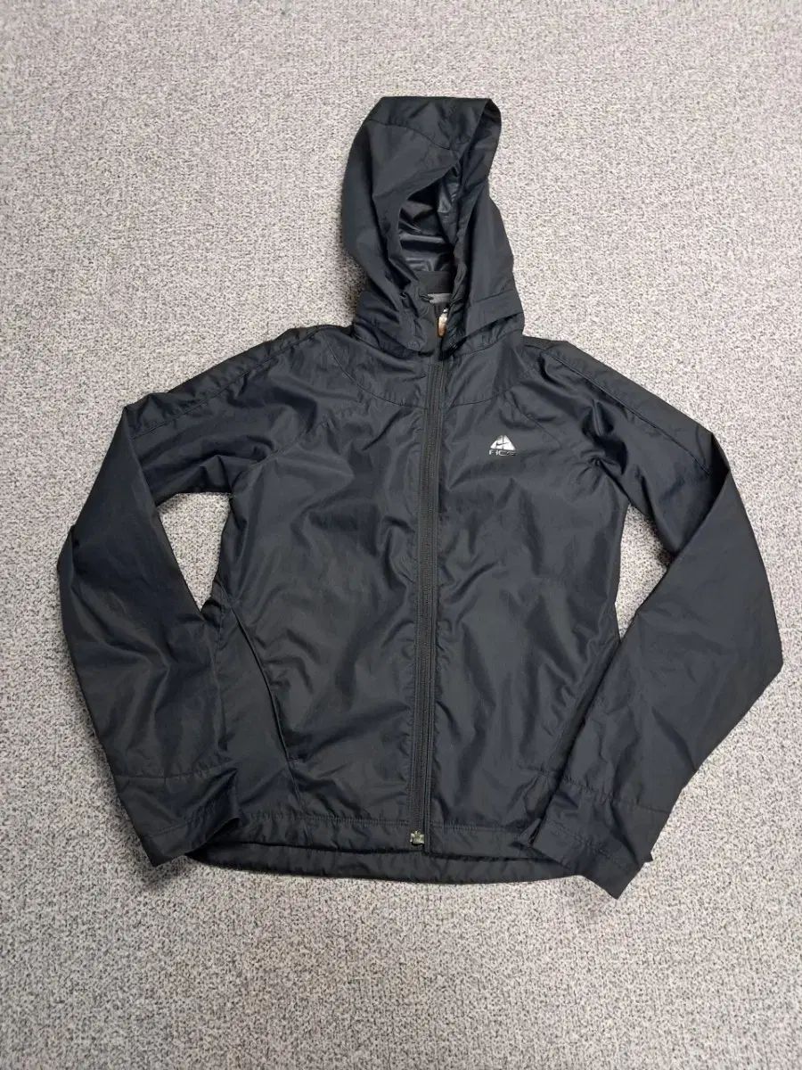 ナイキ acg ウィンドブレーカー