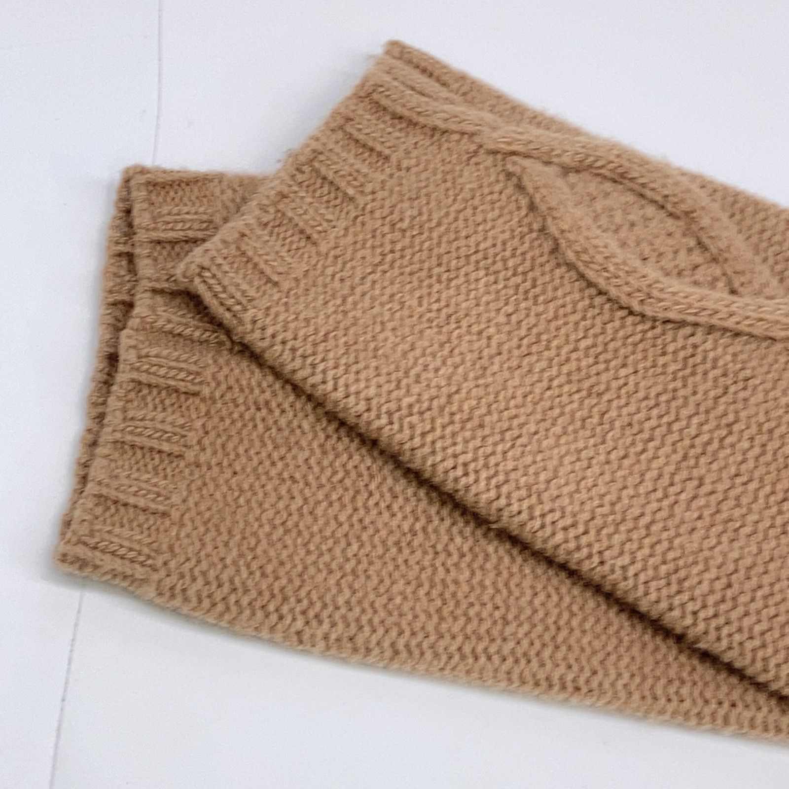 S MaxMara エスマックスマーラ  93660623 ｳｰﾙ×ｶｼﾐﾔ ｹｰﾌﾞﾙ編み ﾊｲﾈｯｸｽﾘｯﾄﾆｯﾄ M S MaxMara エスマックスマーラ 93660730500 ｳｰﾙ×ｶｼﾐﾔ ｹｰﾌﾞﾙ編み ﾊｲﾈｯｸ
