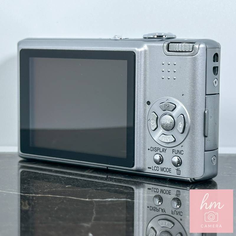 美品】Panasonic LUMIX DMC-FX30 シルバー 720万画素 光学3.6倍ズーム