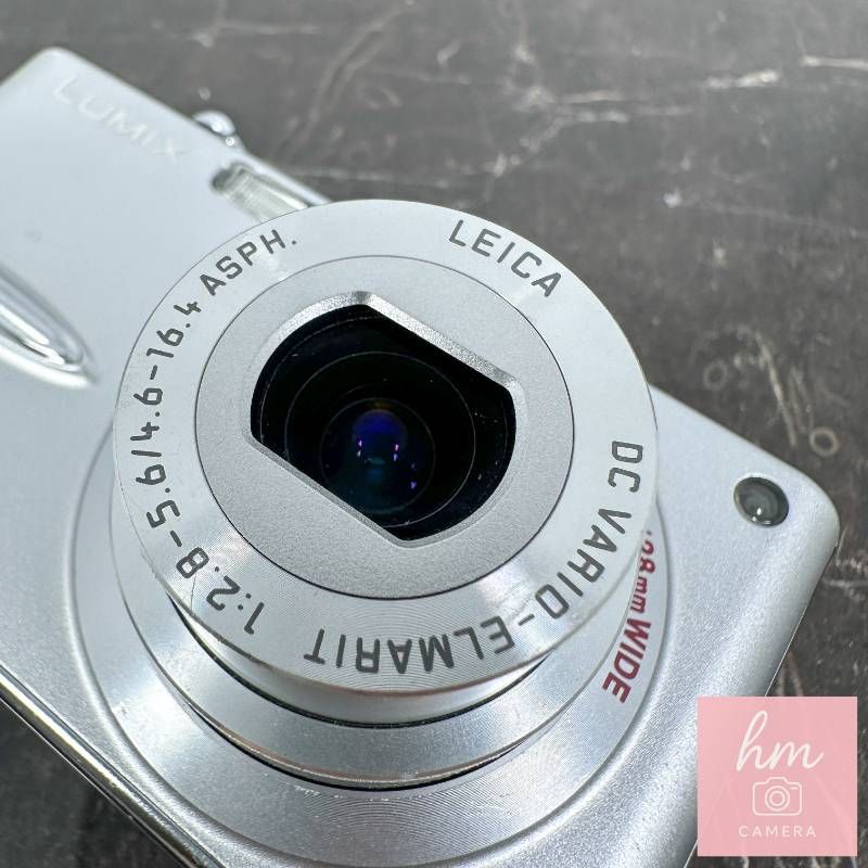 美品】Panasonic LUMIX DMC-FX30 シルバー 720万画素 光学3.6倍ズーム