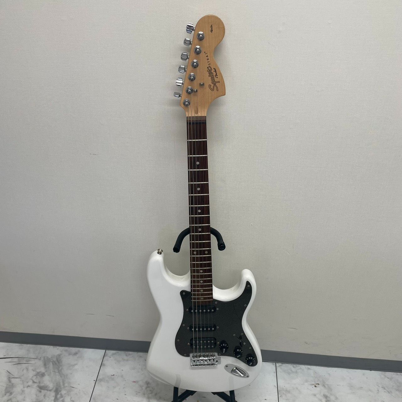 ホワイトエレキギター ストラトキャスター 初心者中古美品 □Febder Squier スクワイヤー ストラトキャスター ホワイト エレキ