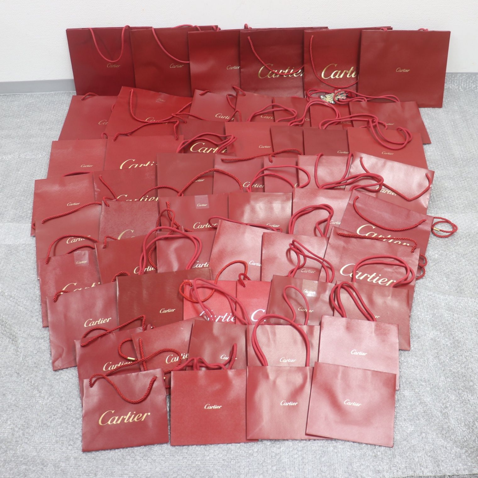 IT5P3W68SDKF Cartier カルティエ BOX 空き箱 ショッパー 純正 紙袋 赤