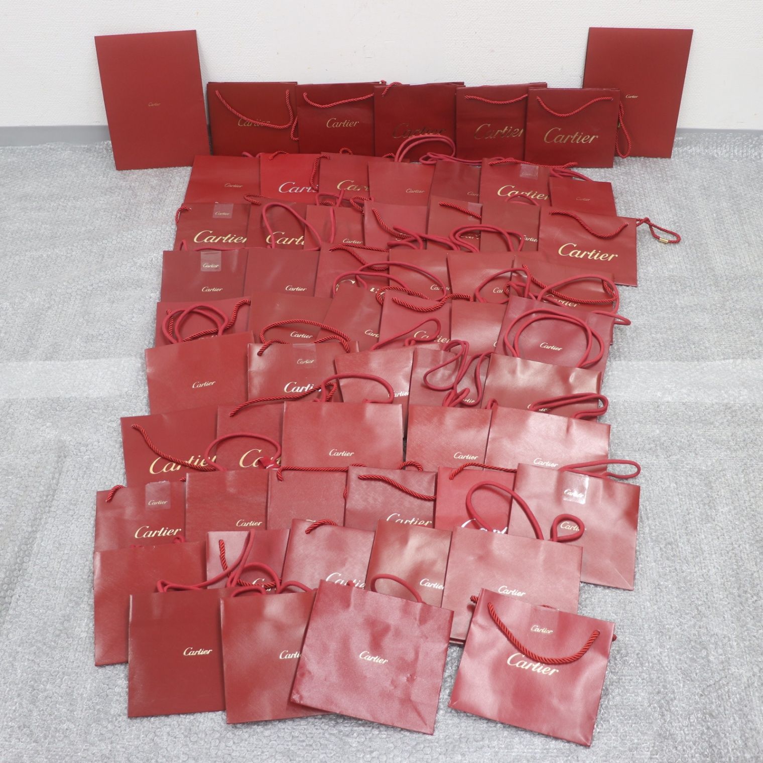 IT5P3W68SDKF Cartier カルティエ BOX 空き箱 ショッパー 純正 紙袋 赤
