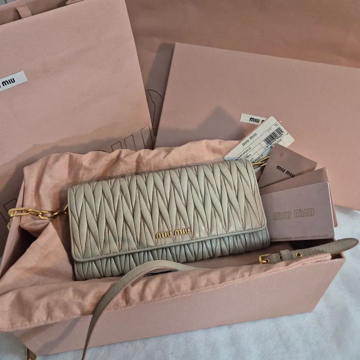MIU MIU ミュウミュウ マトラッセ woc チェーンバッグ クロスバッグ (フルセット)