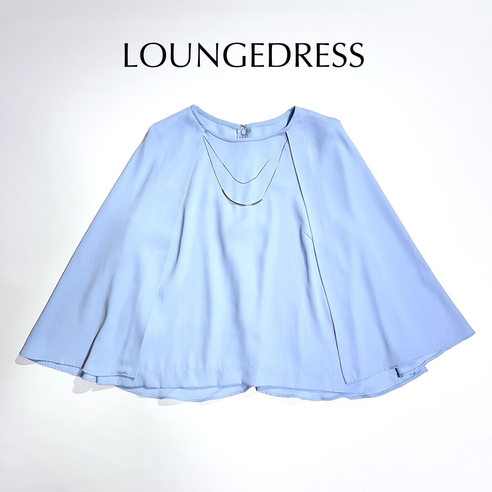 kV88 LOUNGEDRESS マントスリーブブラウス ケープ ブラウス ノースリーブ シャツ ネックレス 付き ライトブルー 水色 Loungedress ラウンジドレス