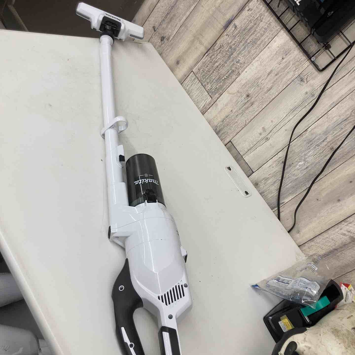 ☆マキタ(makita) コードレスクリーナー CL286FDZW 本体のみ 18V対応 