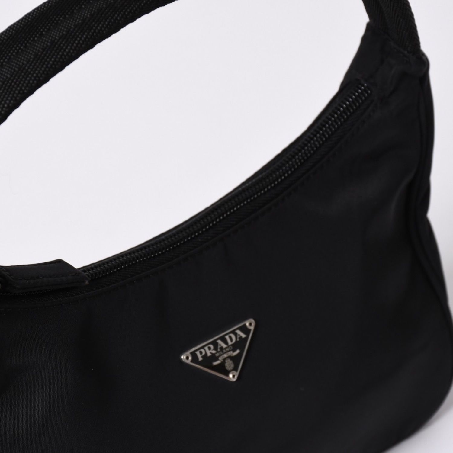 【中古】 PRADA プラダ MV515 トライアングルロゴナイロン ハンドバッグ ワンショルダーバッグ　ホーボーバッグ ブラック26002755 SA PRADA - 【中古】 PRADA プラダ MV515 トライアングルロゴナイロン