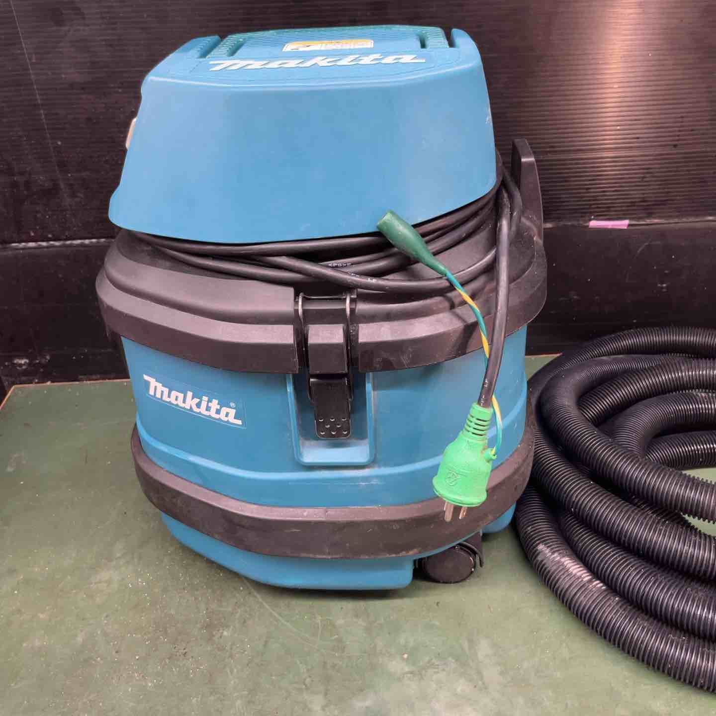 【中古】マキタ Makita 471 集じん機 ホース付き ※取っ手破損有り ☆マキタ(makita) 集じん機 471(P) 乾湿両用【戸田店】 - メルカリ