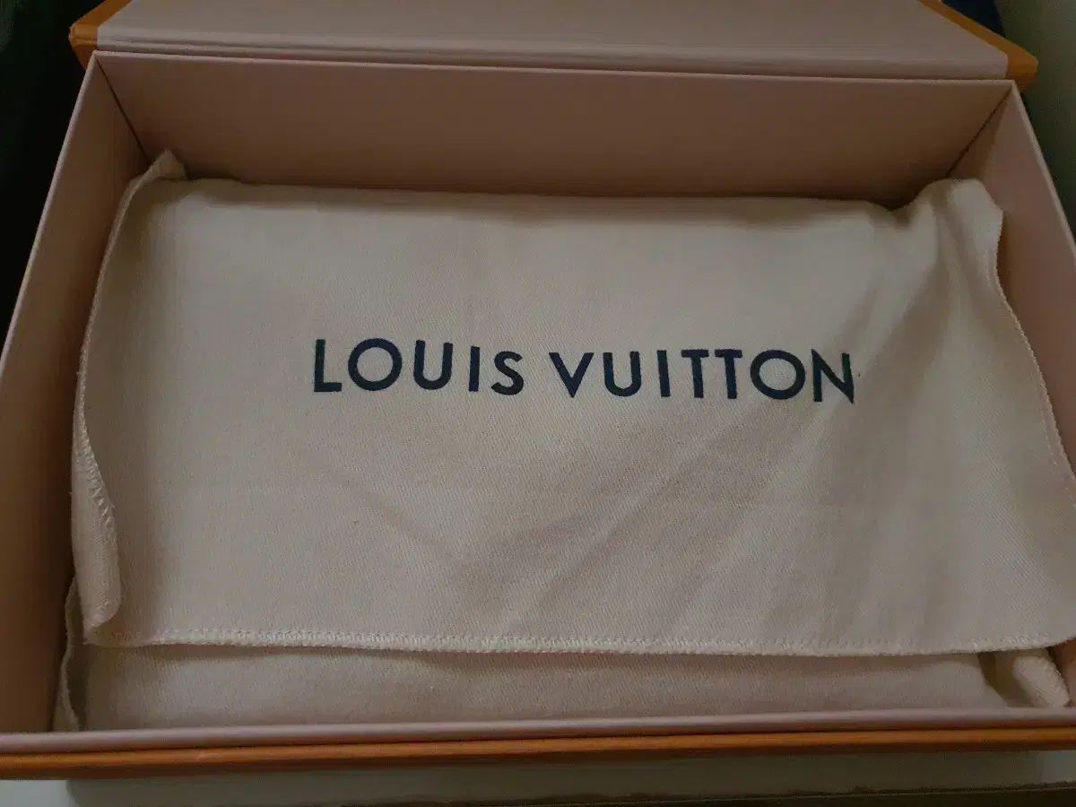 Louis Vuitton ルイヴィトン キリガミ（新品）