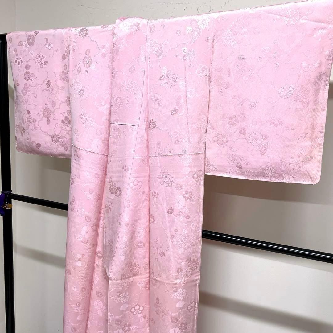 色無地　一つ紋　花地紋　花模様　身丈156　裄62　正絹　着物　043tz