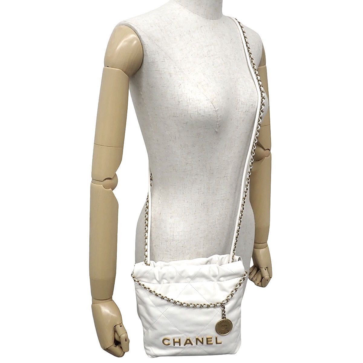 22バッグ スモール 白 ゴールド CHANEL(シャネル) マトラッセ シャネル22 ミニハンドバッグ ショルダー