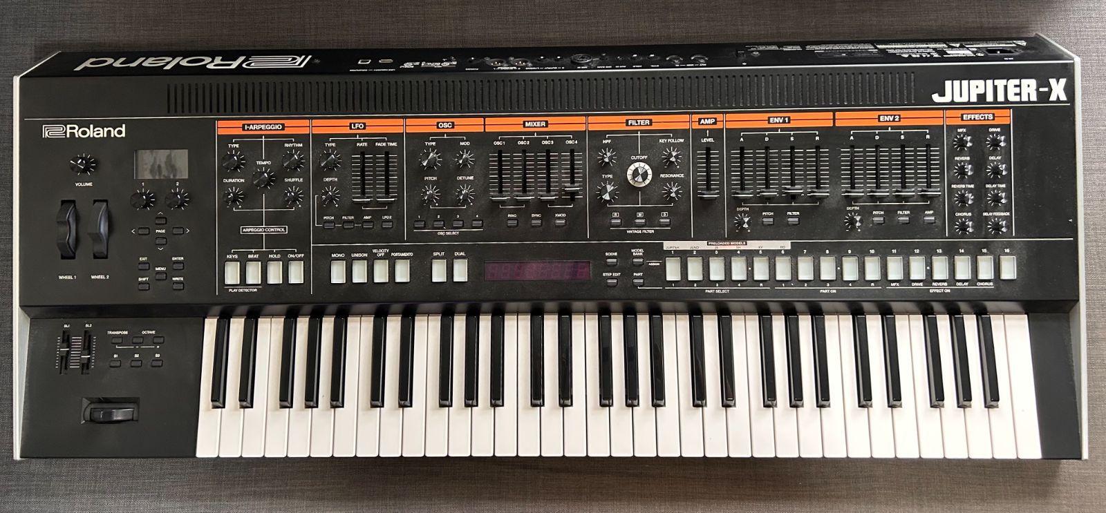 Roland Jupiter-X 61鍵 シンセサイザー（美品／スタンド付き） - メルカリ