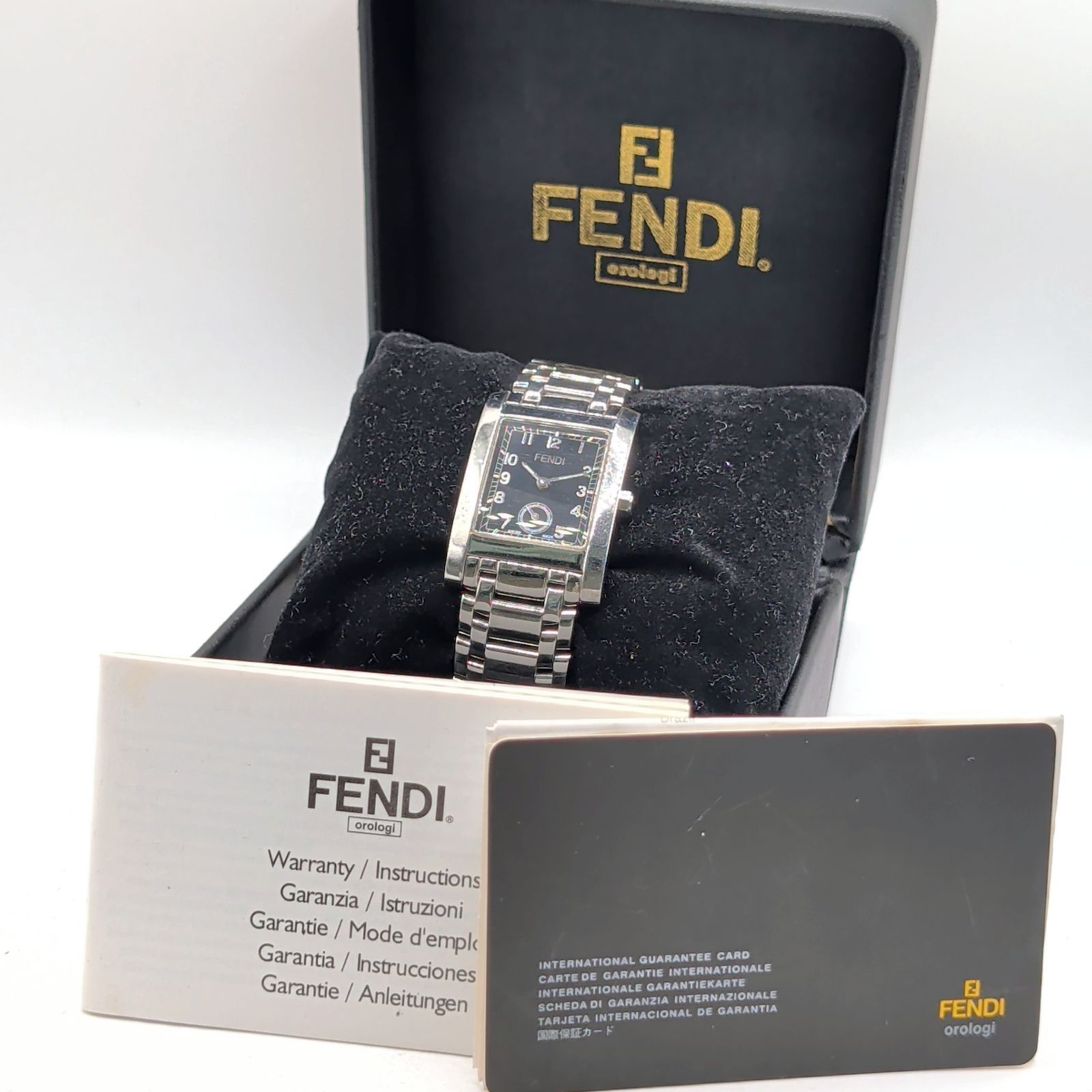 FENDI 7000G Watch Quartz Ladies Round Silver Black dial Y2K 00S 
