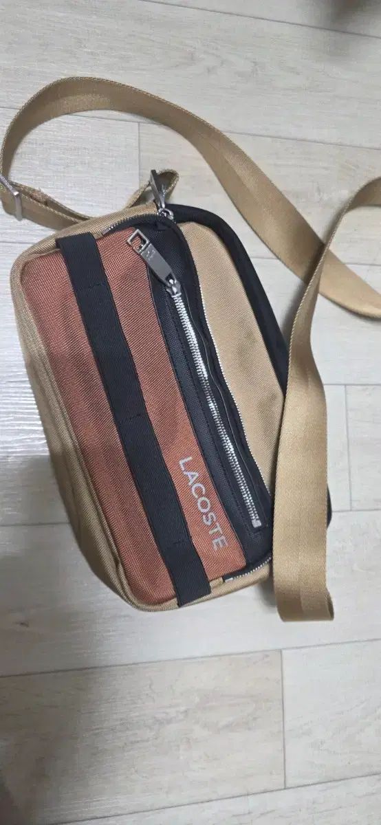 LACOSTE ラコステ クロスバック