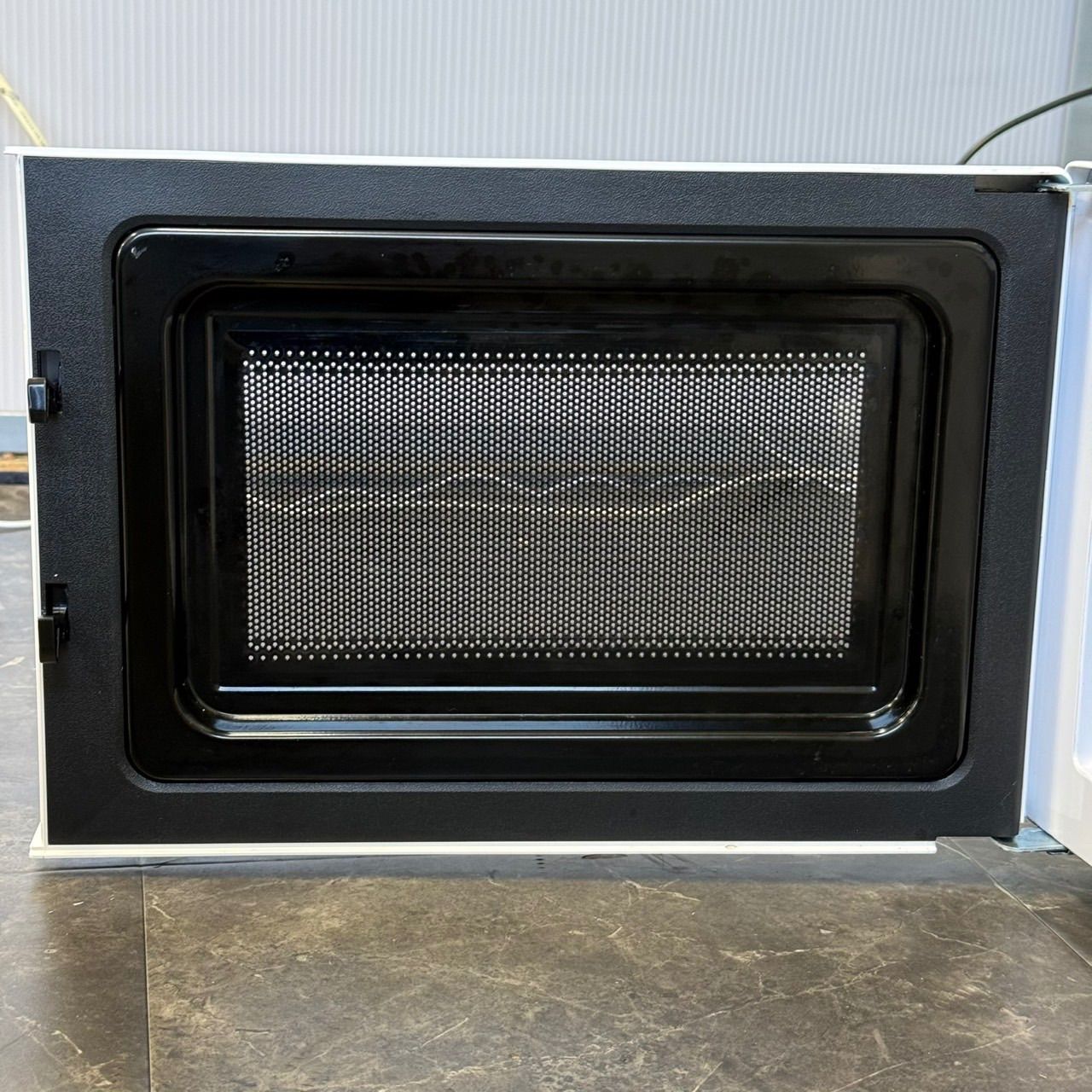 ◯送料込！美品 2024年製 ニトリ 電子レンジ MM720CUKN4 50Hz専用