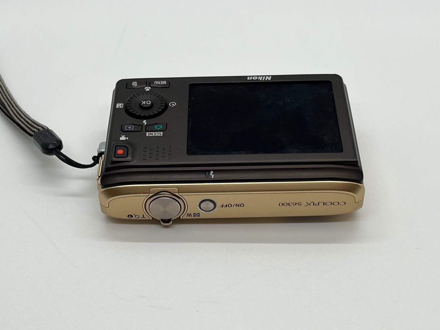 0361 Nikon COOLPIX S6300 ゴールド デジカメ 動作確認済み 【ネ