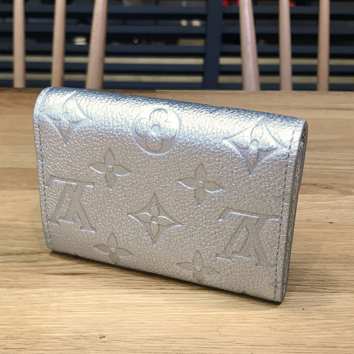 超美品 ルイヴィトン 現行 アンプラント ポルトモネロザリ シルバー 