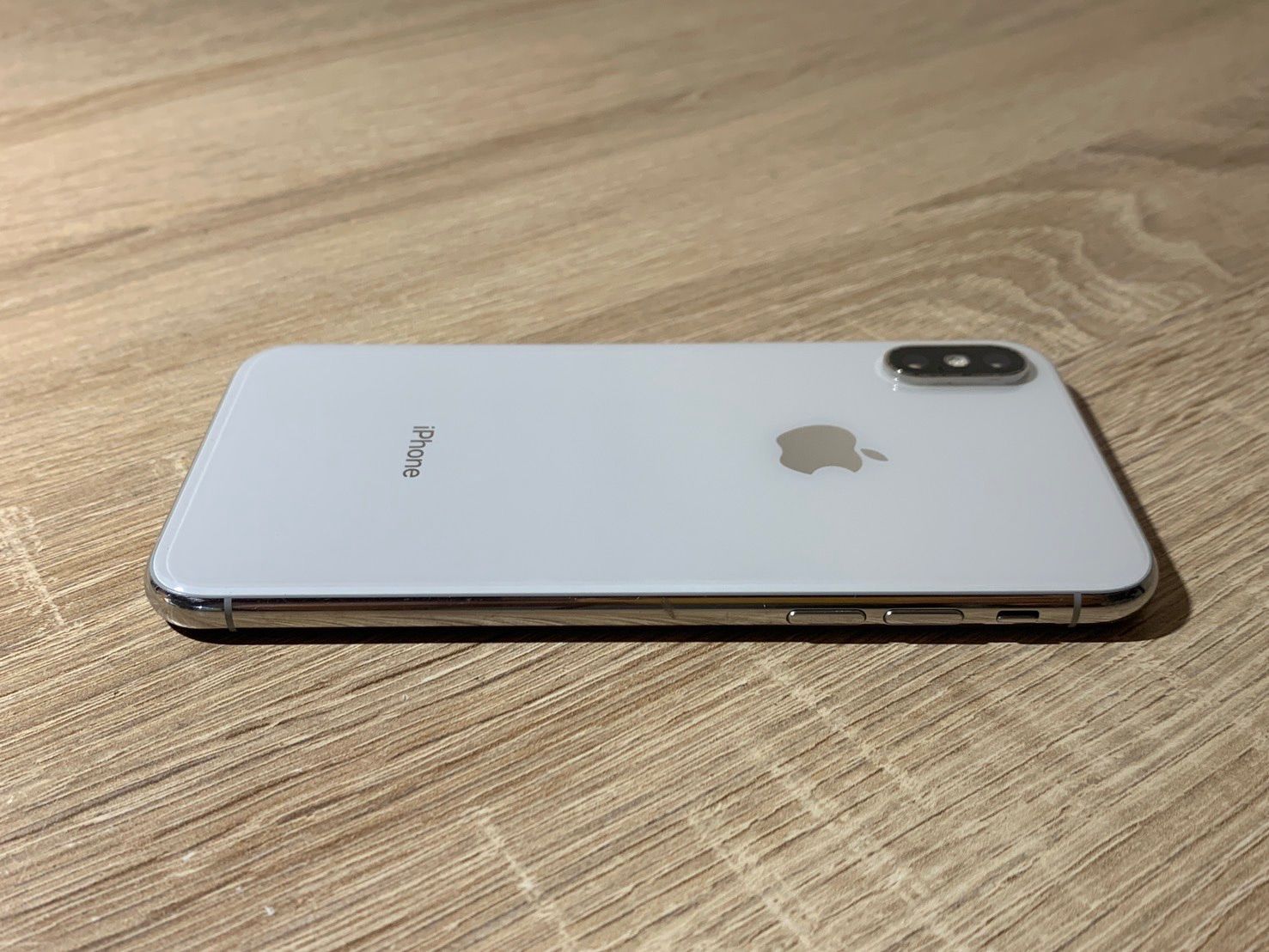 0536 iPhone XS 256GB シルバー 【ネ】 【公式通販】