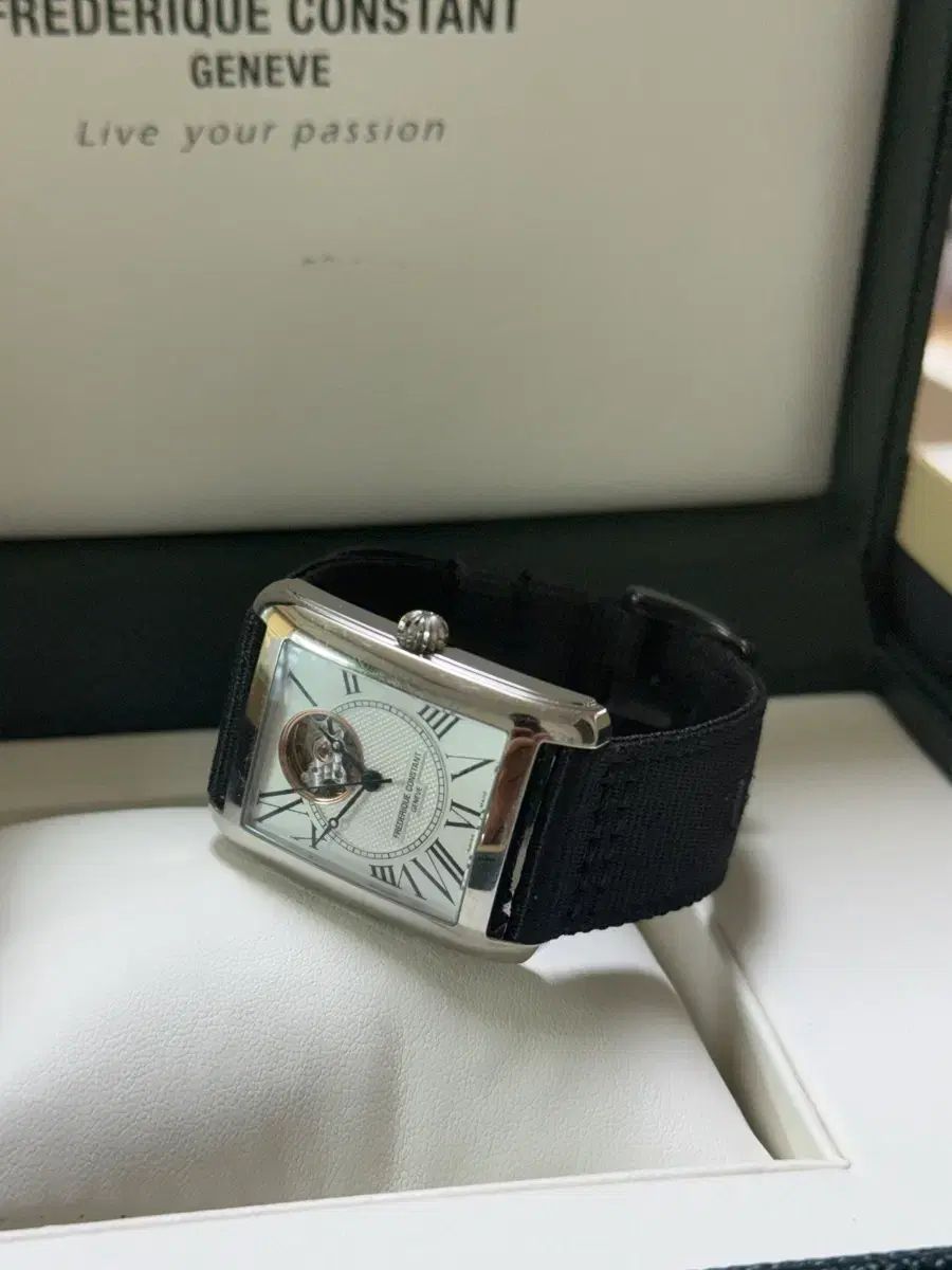 (直接取引 FREDERIQUECONSTANT フレデリックコンスタント ハートビート カレ 時計 出品