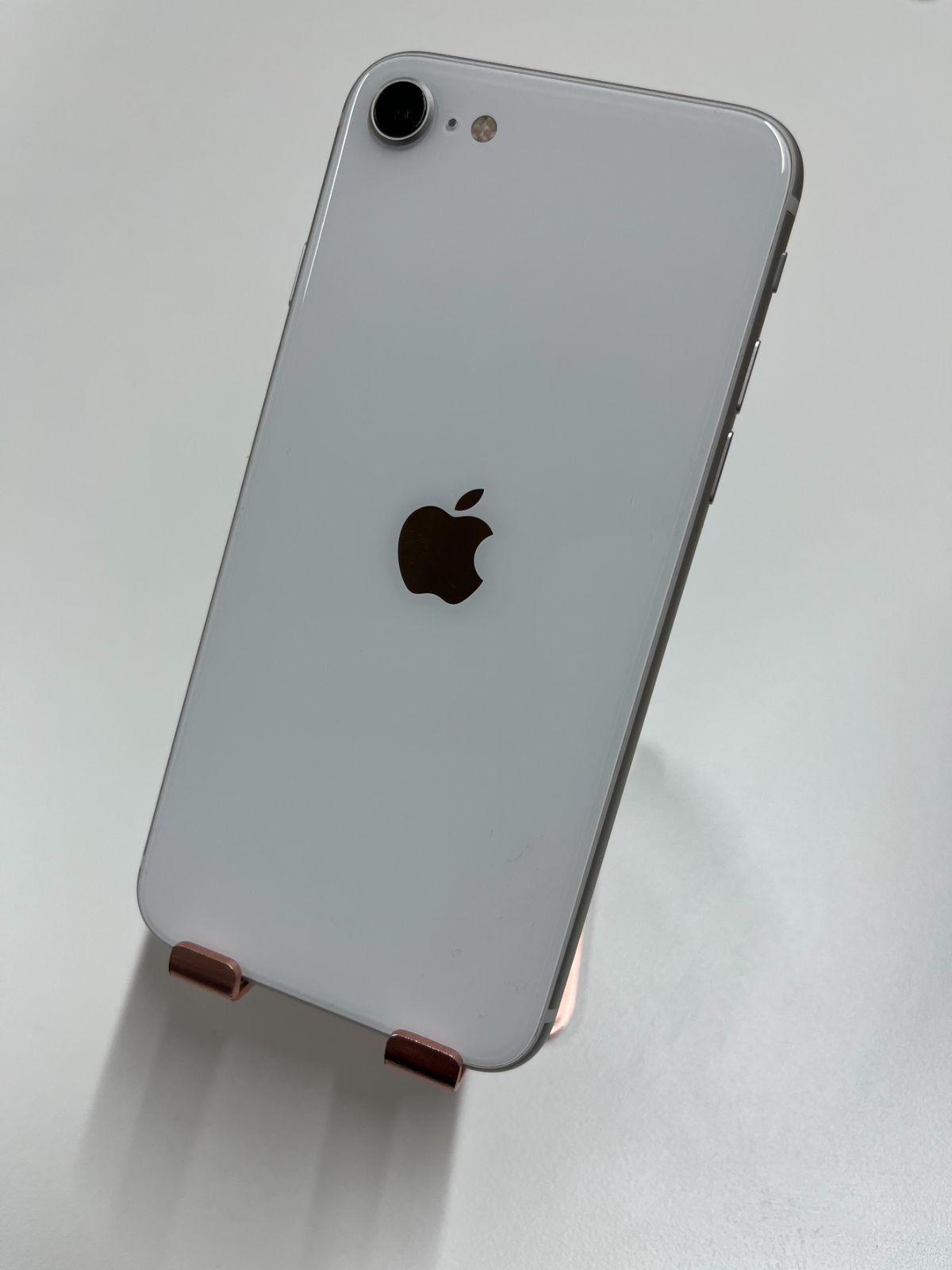 iPhone SE2 64GB white 動作確認済 SIMフリー - メルカリ