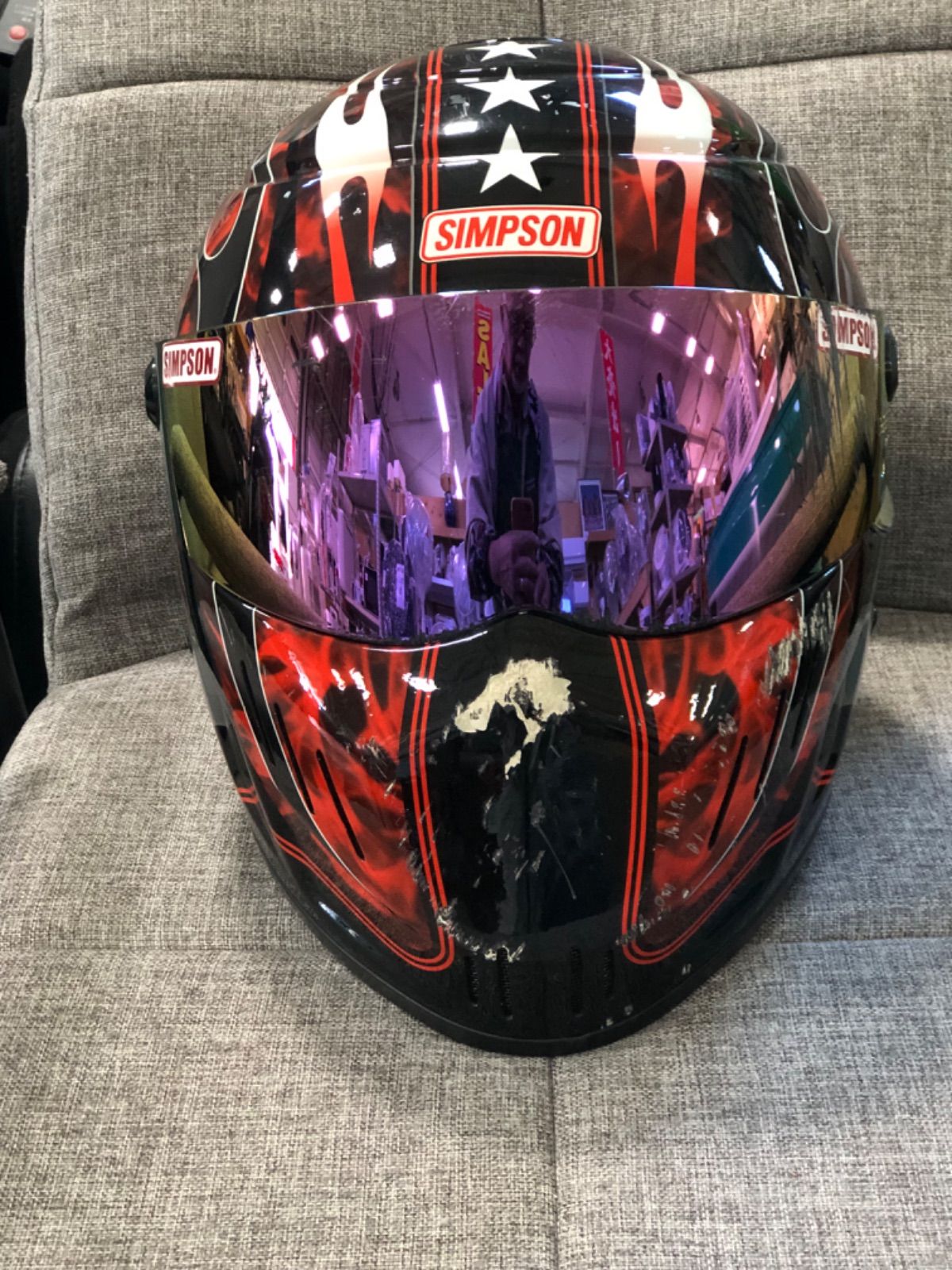 SIMPSONのヘルメット、SPEEDWAY RX10をベースにした限定モデルの『Blackster』