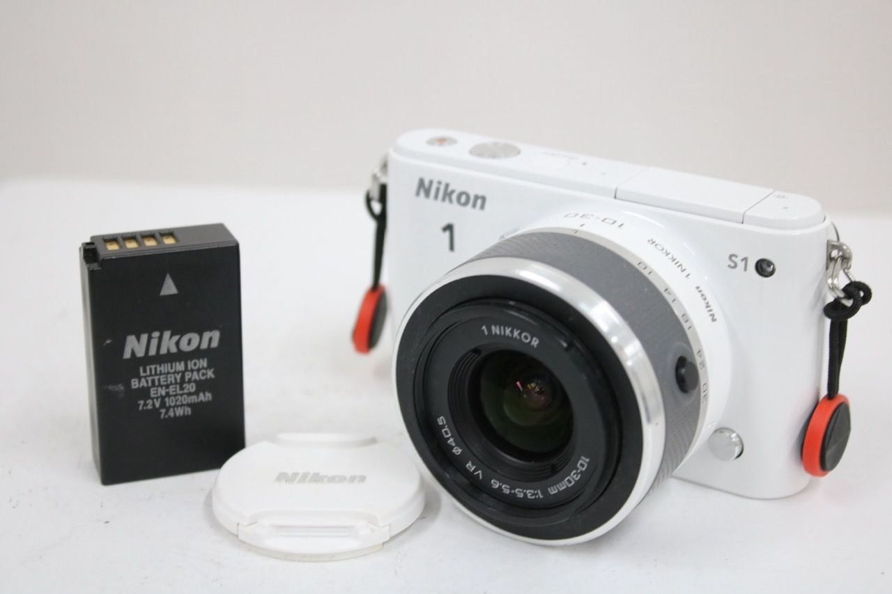 【返品保証】 ニコン Nikon 1 S1 ホワイト 1NIKKOR 10-30mm F3.5-5.6 バッテリー付き ミラーレス一眼 e10472