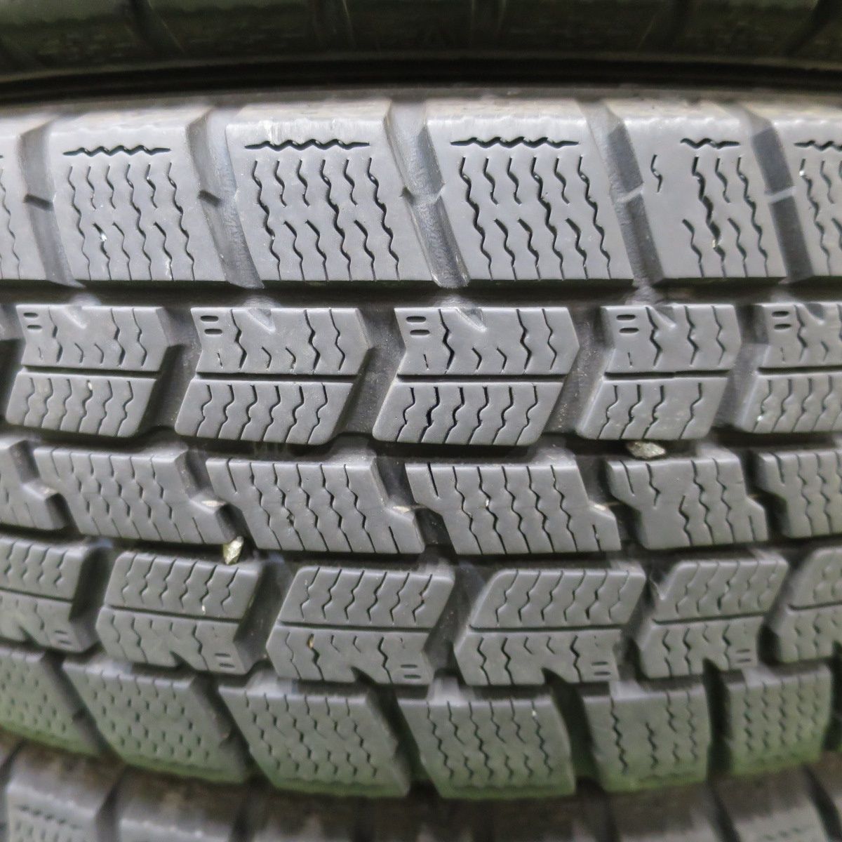 バリ溝！22年！8.5分☆スタッドレス 155/65R14 グッドイヤー アイス