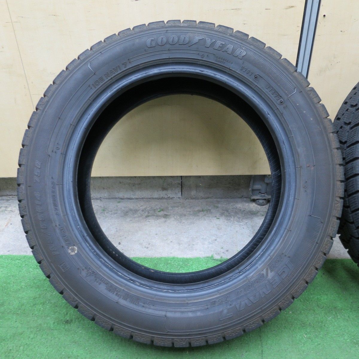【商談中】155/65r14スタッドレスタイヤ バリ溝 バリ溝！22年！8.5分☆スタッドレス 155/65R14 グッドイヤー アイス