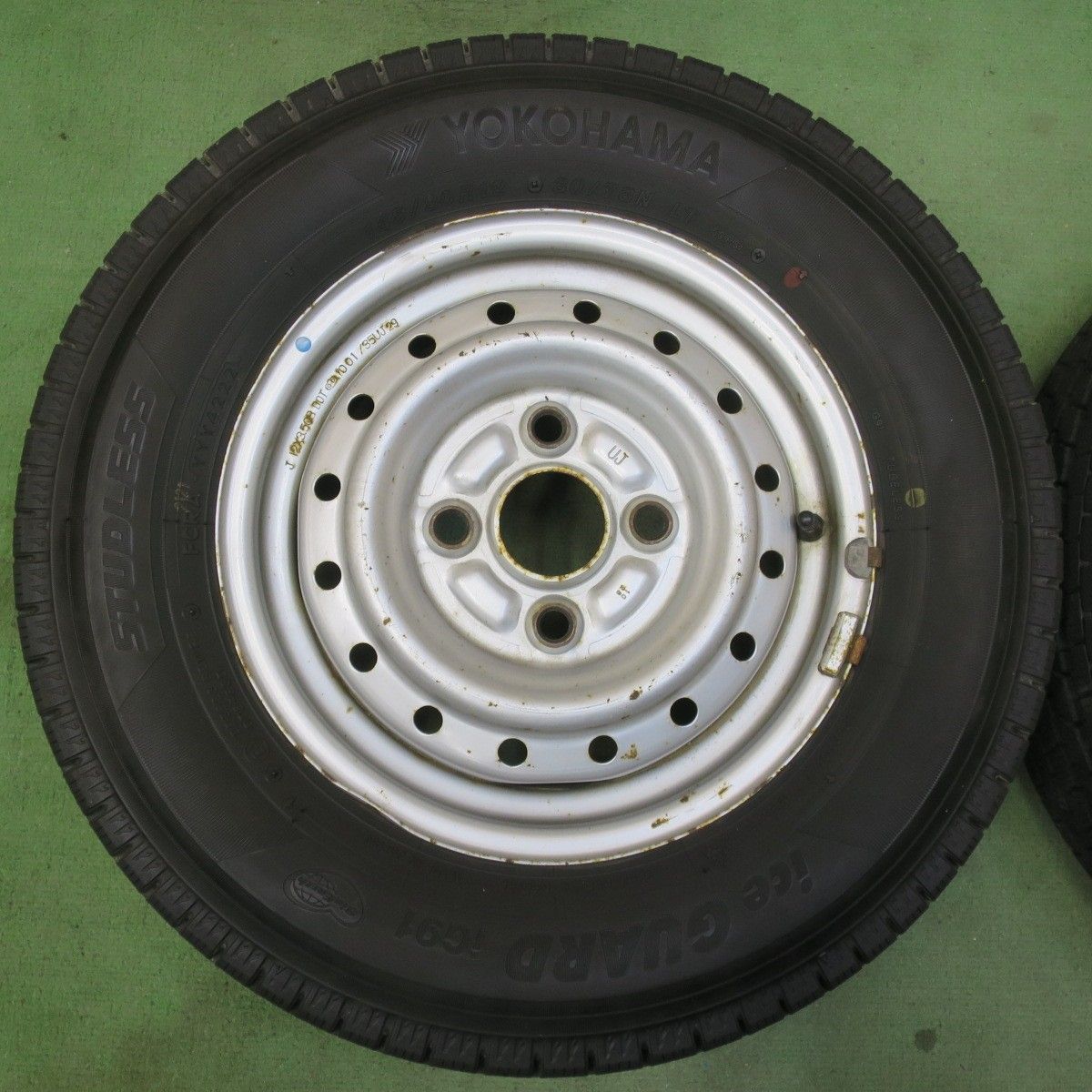 バリ溝！22年！9.5分☆スタッドレス 145/80R12 80/78N ヨコハマ アイス 