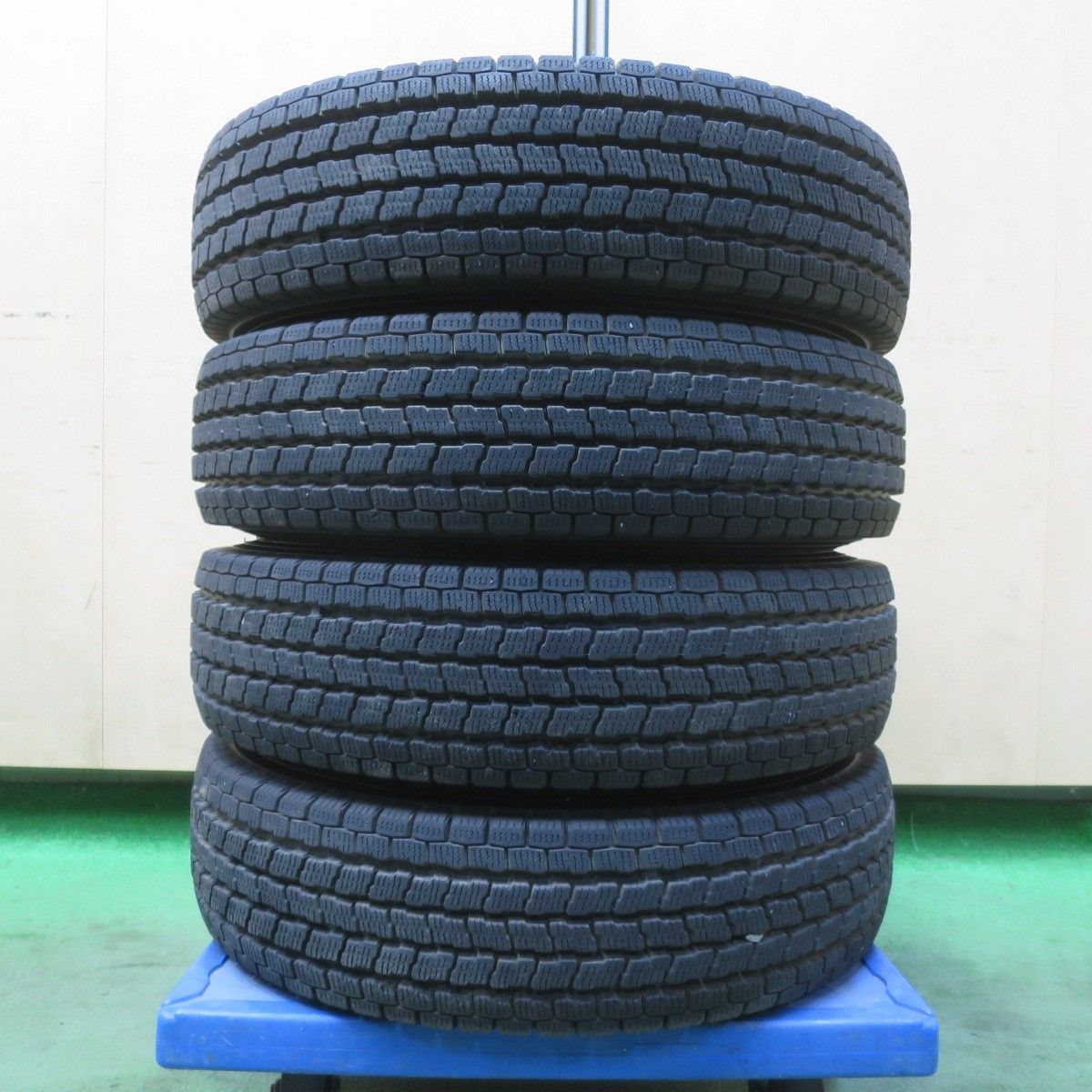 バリ溝！22年！9.5分☆スタッドレス 145/80R12 80/78N ヨコハマ アイス 