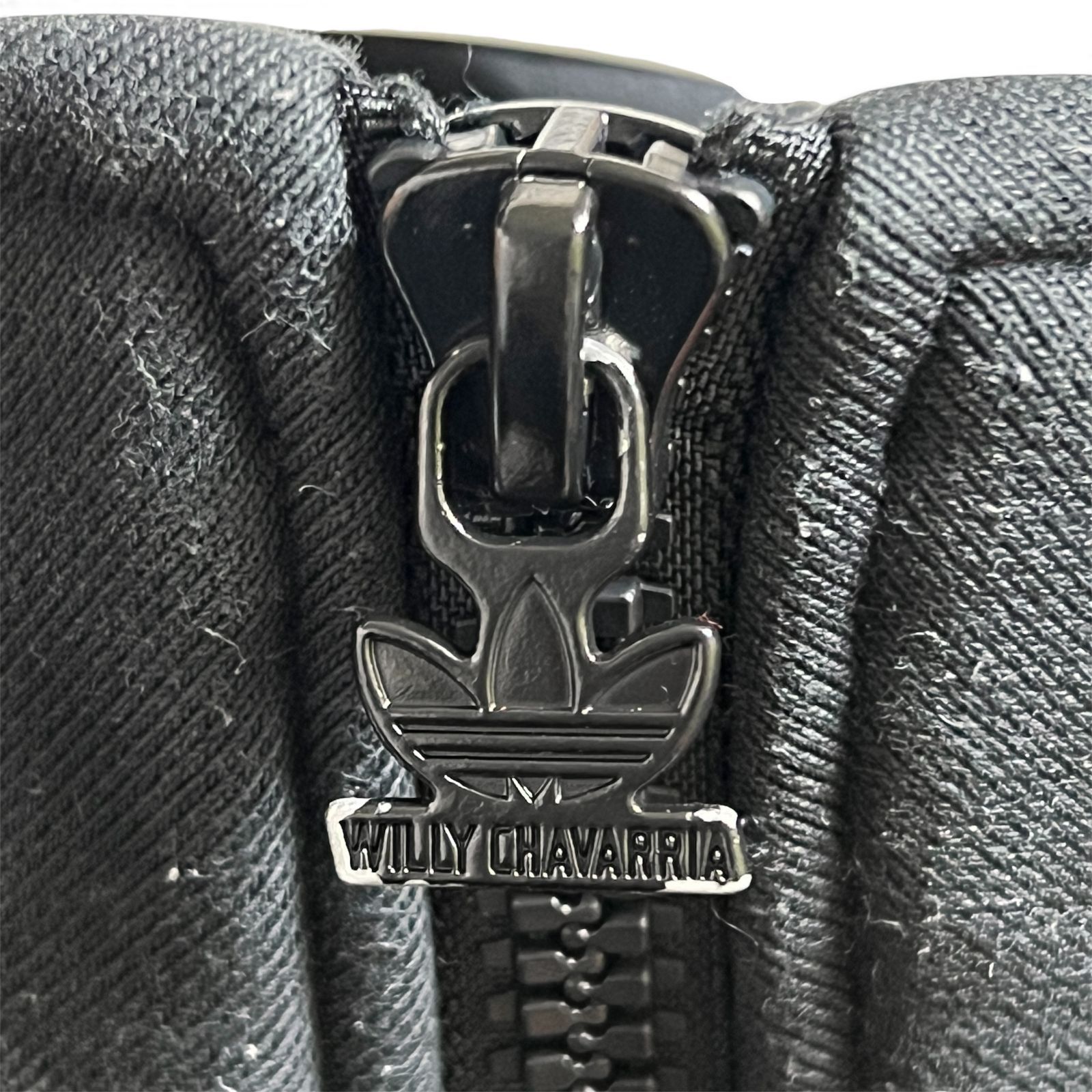 希少コラボ】adidas × WILLY CHAVARRIA ハーフジップスウェット L 黒赤 