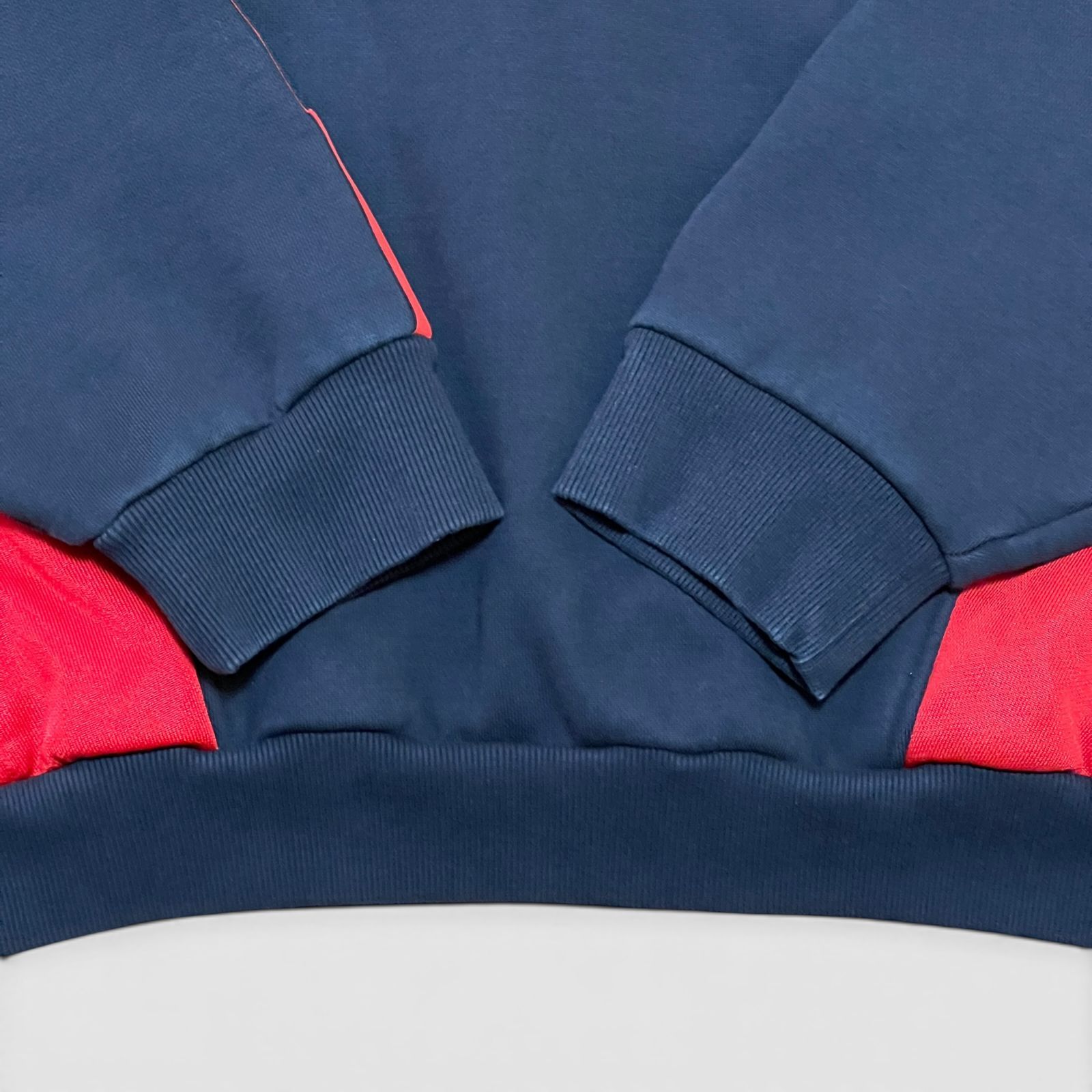希少コラボ】adidas × WILLY CHAVARRIA ハーフジップスウェット L 黒赤 
